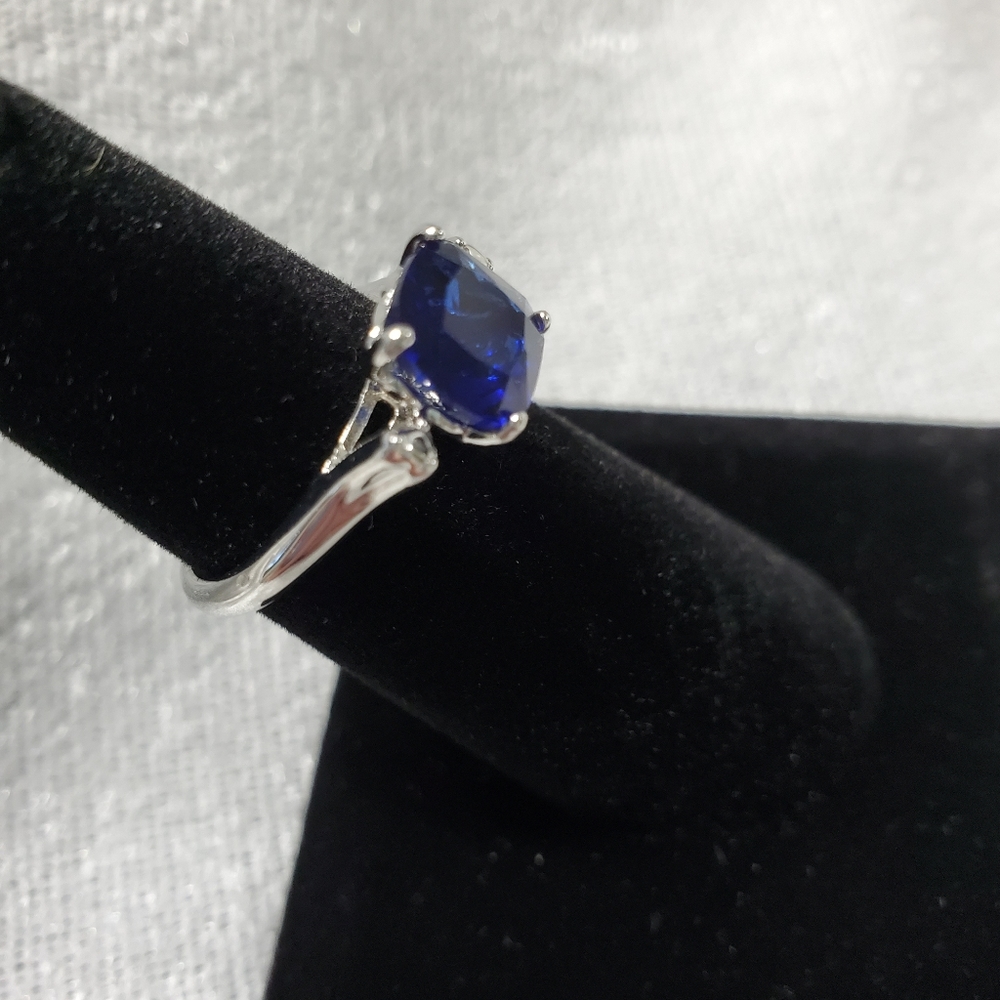 Ring - Picture 3 of 3
